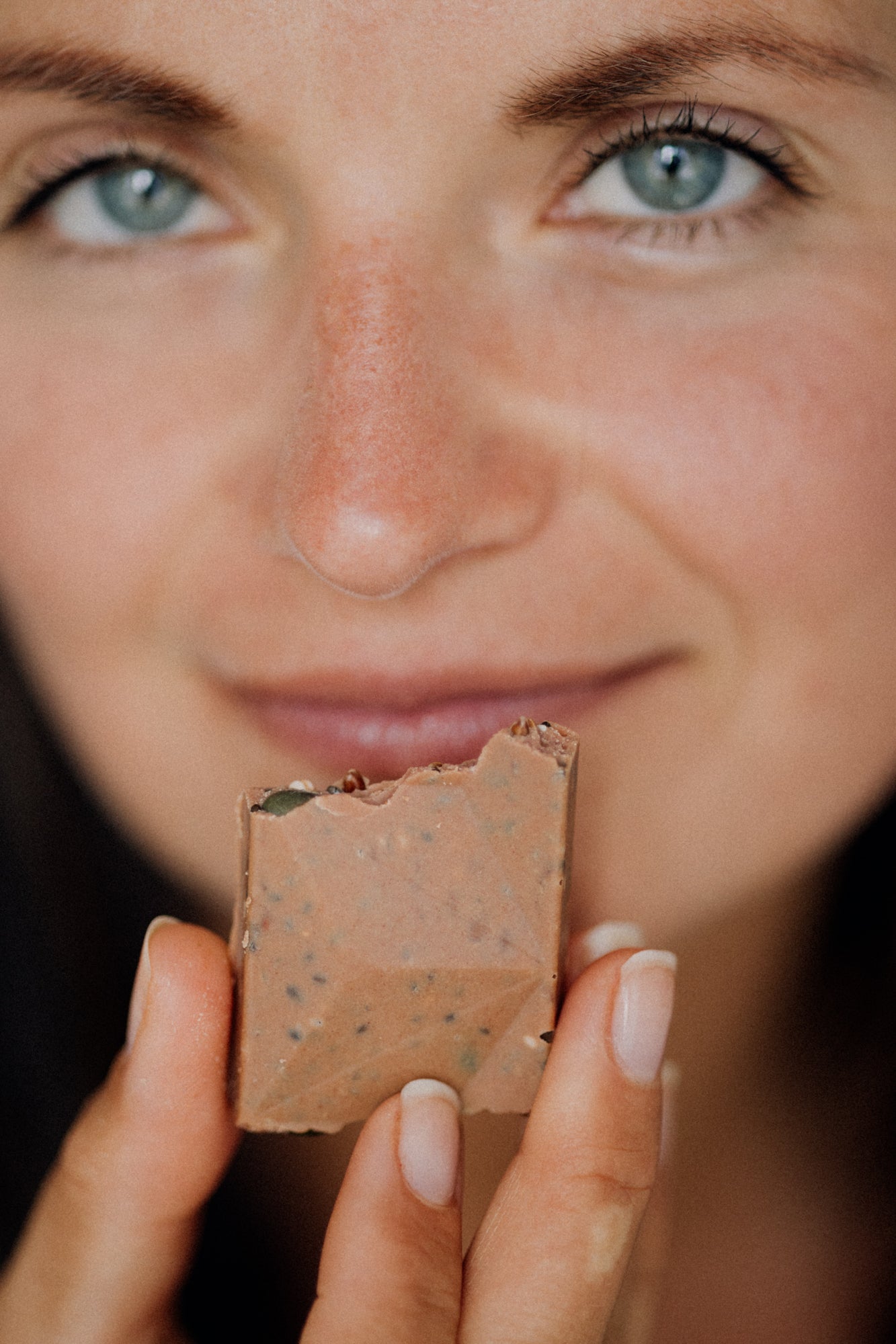 Moonchy Berry Quinoa Box (8 Bars)